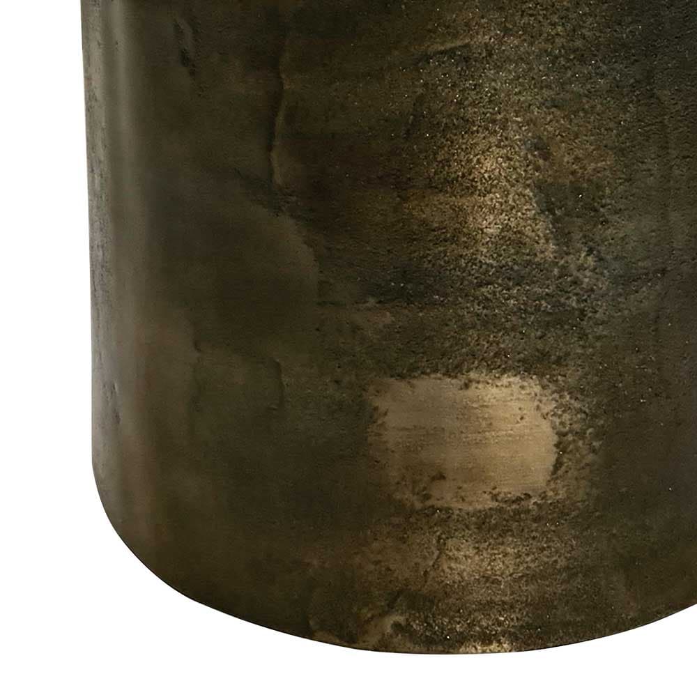 AMITY/77,โต๊ะกลาง-2