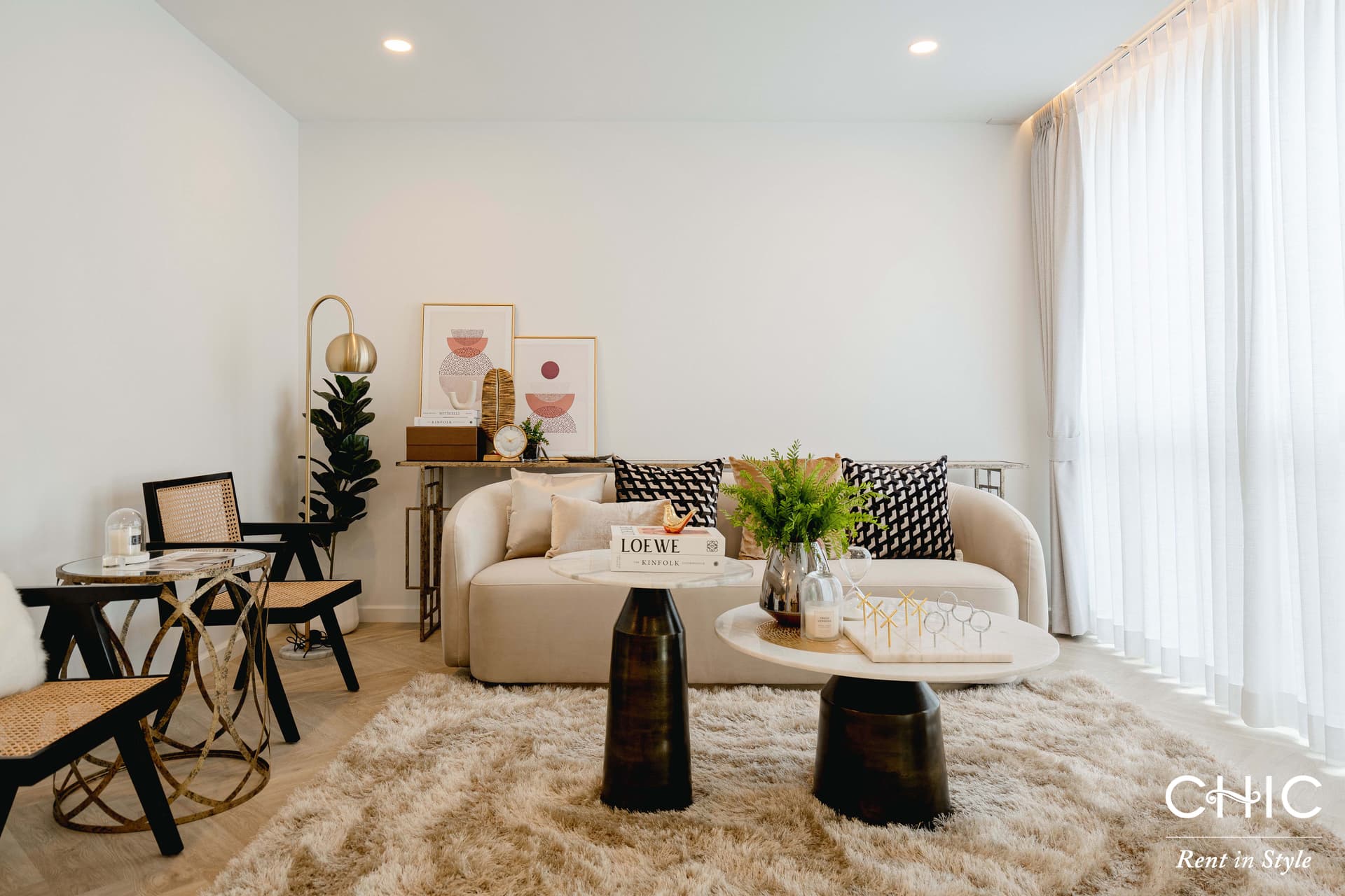 NEON/81,โต๊ะกลาง-5