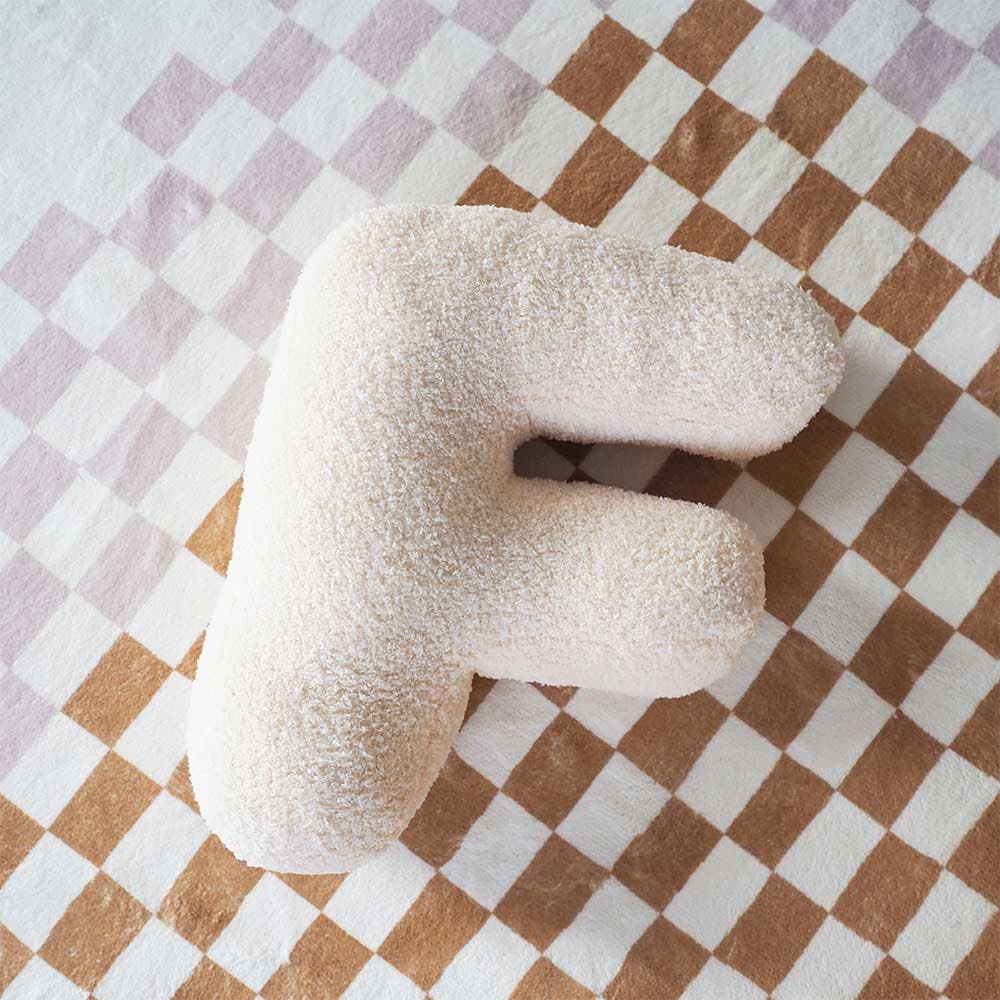 หมอนอิงตัวอักษร - F (สีครีม)