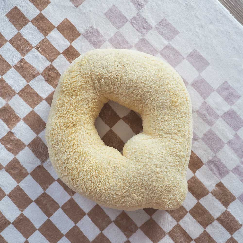 หมอนอิงตัวอักษร - Q (สีเหลือง)