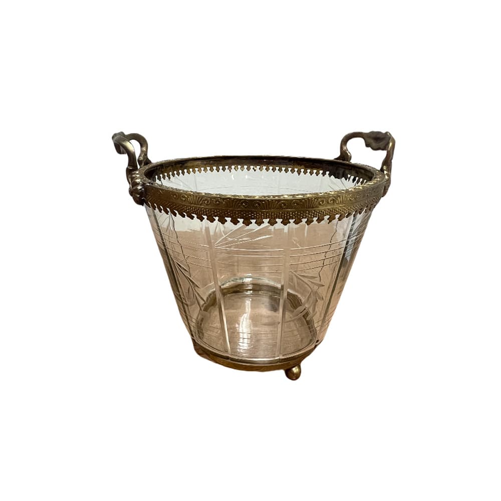 โถแก้วทรงกลมสูง แต่งขอบโลหะมีหู